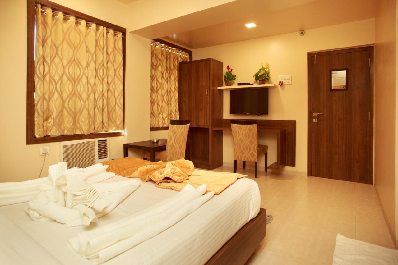 Kalyān Vegas Residency酒店 外观 照片